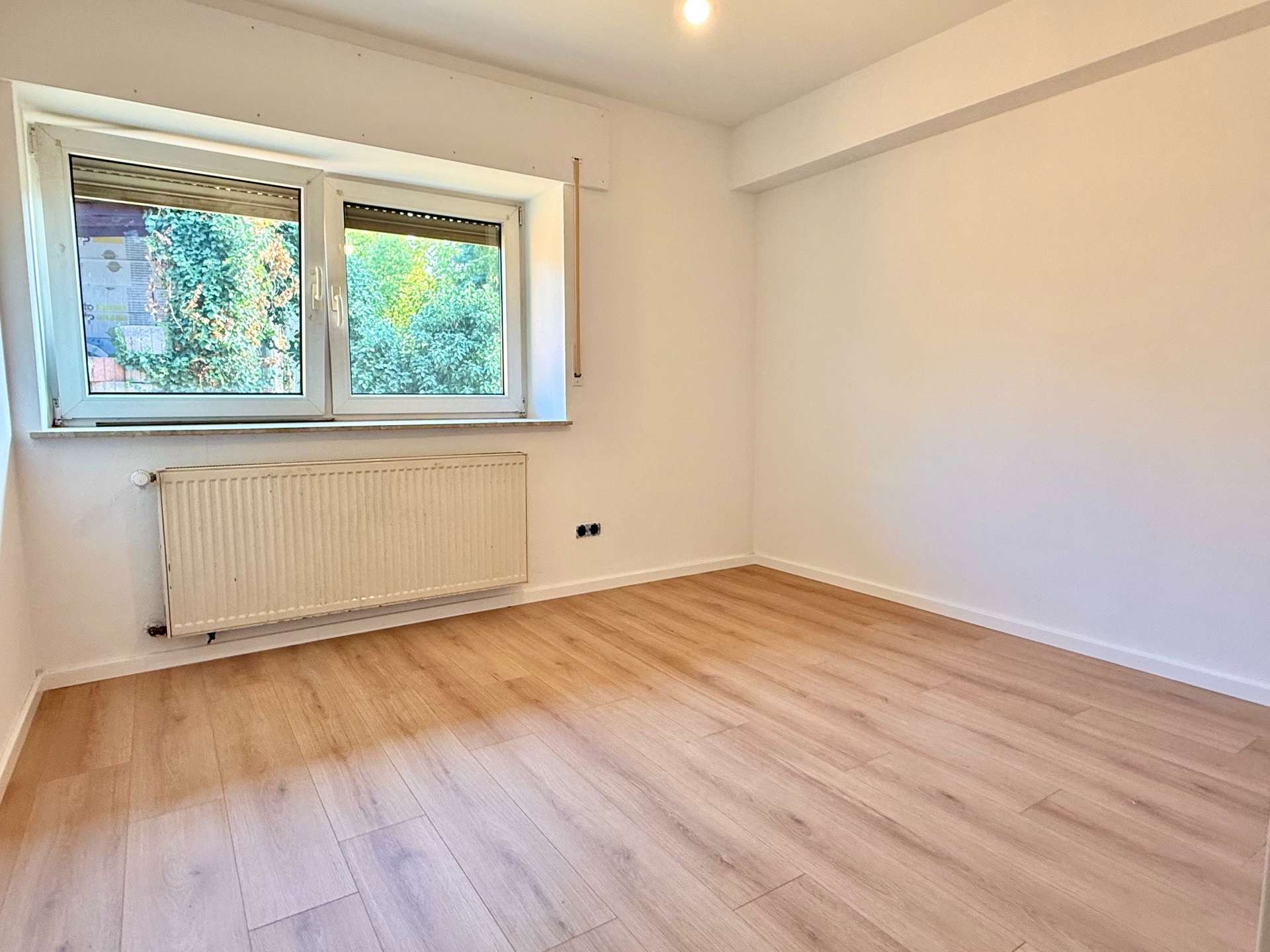3 ZIMMER, TERRASSE, STELLPLATZ und sch&ouml;ner Grundriss